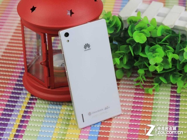 The price has been reduced so much that Huawei Ascend P7 offers 2332 yuan