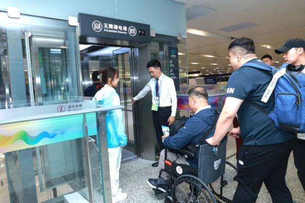 2500m barrier-free blind road, 258 barrier-free elevators ... The arrival and departure service of Hangzhou Asian Para Games is fully opened!